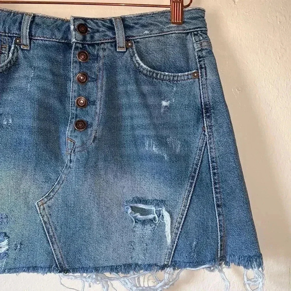Free People Distressed Raw Hem Denim A-Line Skirt Size 27 - Picture 3 of 6